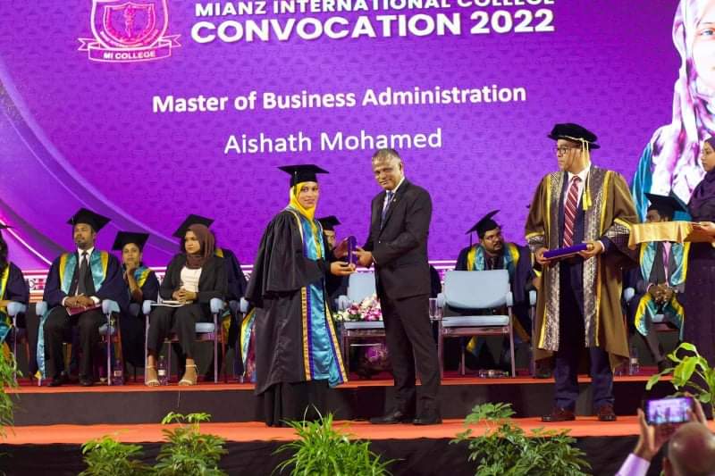 ގައުމީ ރޫހާއި އިޚްލާސްތެރިކަމުގެ ހިތަކާއި އެކު ކޮންމެ ދުވަހަކު މަސައްކަތަށް ދިޔުން މުހިއްމު: ހަޔަރ އެޑިޔުކޭޝަން މިނިސްޓަރ