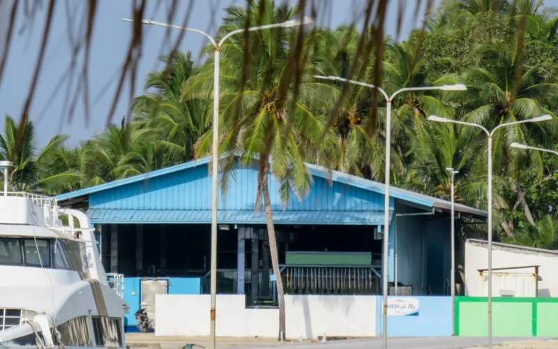 އައިސްޕްލާންޓުން އެމޯނިޔަމް ގޭސް ލީކުވެ މުޅި ސަރަހައްދު ބަންދުކޮށްފި