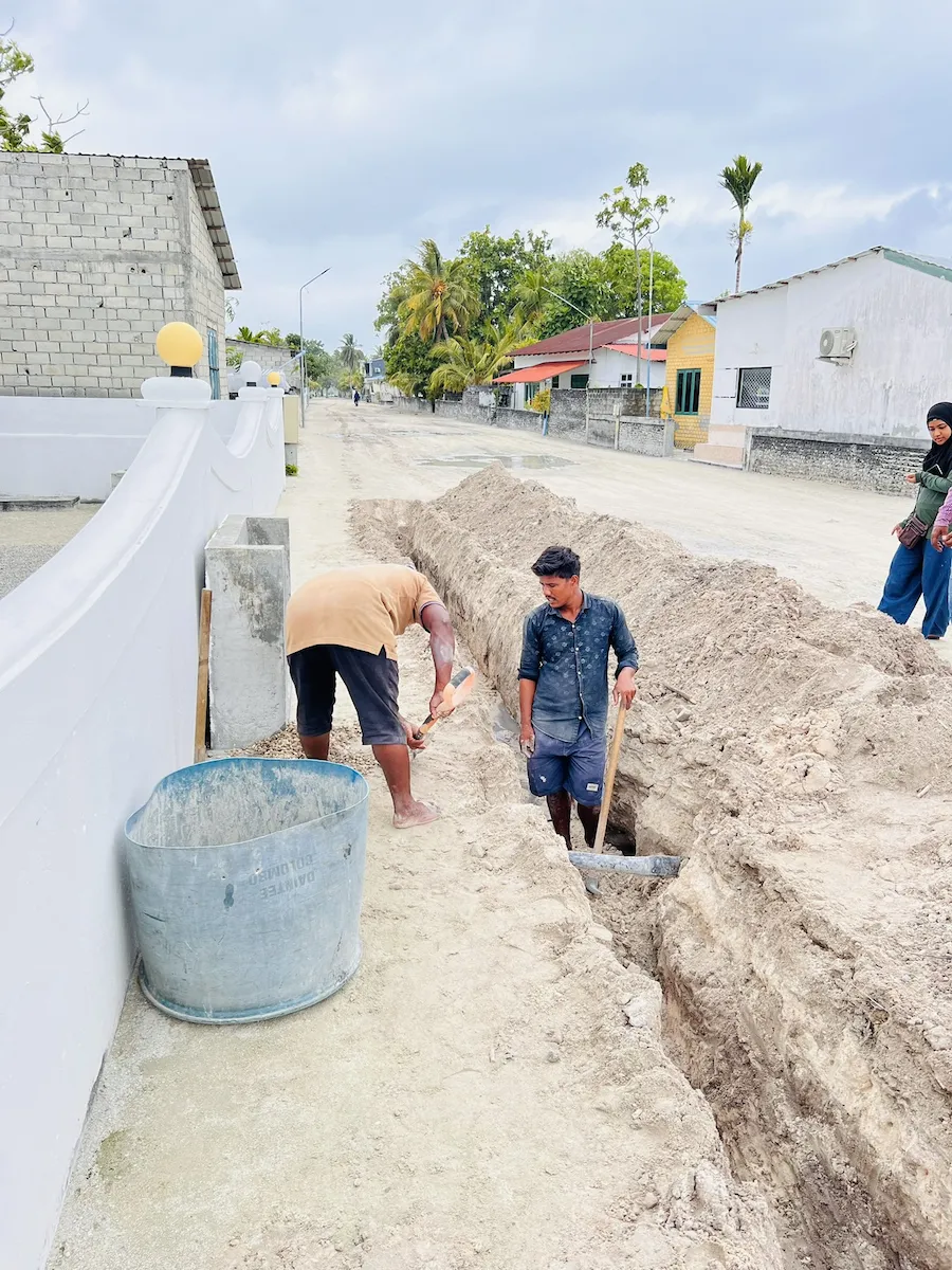 ފަރެސްމާތޮޑާ މަގު ކޮންނަނި ކޮށް 70ކިލޯގެ ކުދި ބޮލި ވަޅެއް ފެނިއްޖެ