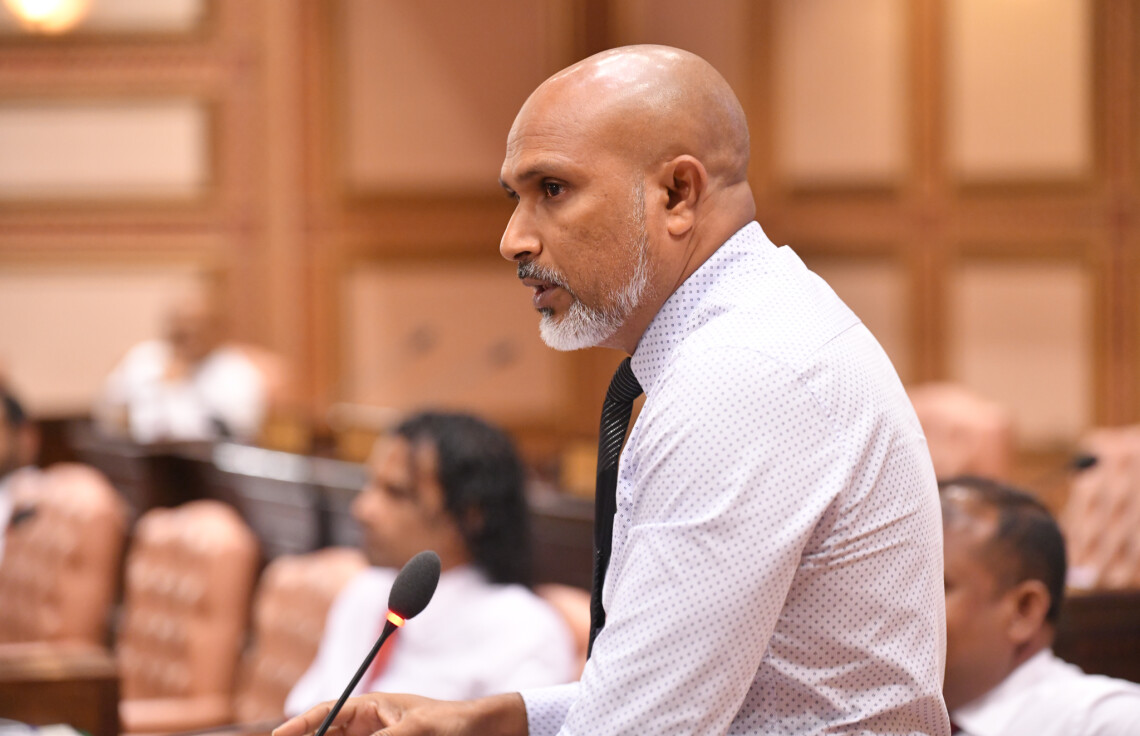 ނަޝީދުގެ ބޭނުމަކީ ބަލި ގަބޫލުނުކޮށް އެމްޑީޕީ ފުނޑާލުން؛ ތިނަދޫ އެމްޕީ ސަނީފު