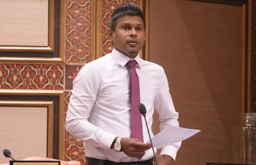 ނަޝީދު ބޭނުންފުޅުވާ ޑިމޮކްރެސީ ރާއްޖެ ގެންނާނީ ރައީސް ޔާމީން: ސެމްބެ