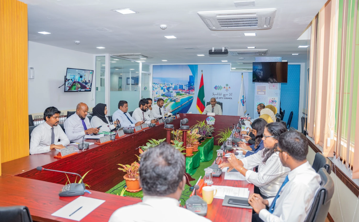 މާލޭ ސިޓީ ކައުންސިލްގެ ޖަލްސާހޫނުވެ ، ކޯރަމް ނަގާލައިފި