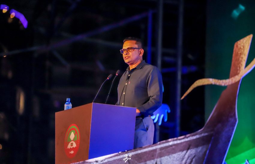 ދެވަނަ ދައުރެއް ބޭނުންވެގެން ބުނަން މި ސަރުކާރުން ލަދުގަންނަންޖެހޭނެ: ނާޒިމް
