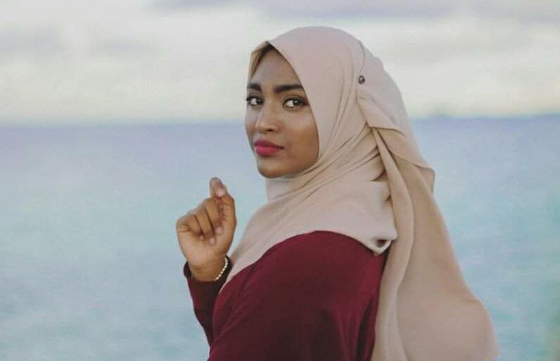 ފަސް މިނެޓުގެ ވާހަކަކޮޅަކުން ޤައުމުގެ ޙާލަތު ބަޔާން ކޮށްލަދިން ހުވަދޫ ޒުވާނާ