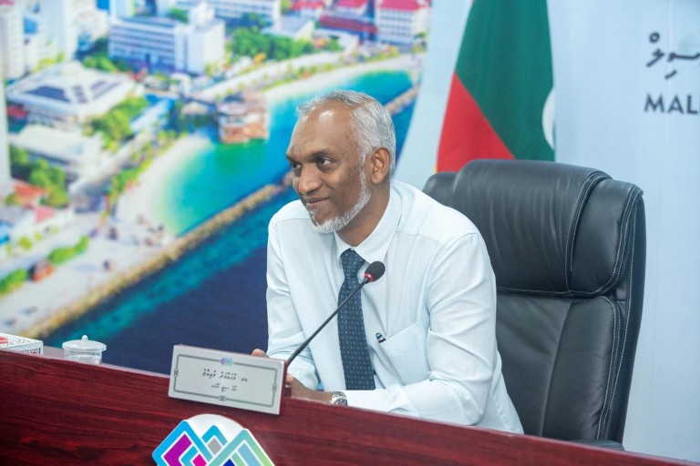 އަބަދުވެސް ހުންނާނީ ރައިސް ޔާމީންއަށް ވަފާތެރިކަންމަތީ: މުއިއްޒު