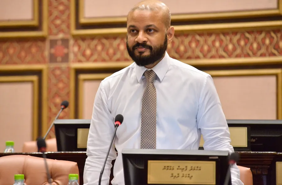 ރިޔާސީ އިންތިހާބުގައި އަމިއްލަގޮތުން ވާދަކުރުމަށް ފާރިސް ނިންމަވައިފި
