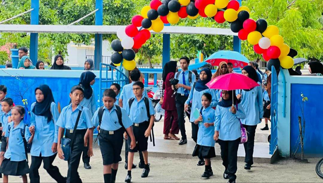 އުންމަތެއް އުޖާލާވެގެންދާނީ، މަދަރުސާއާއި ބެލެނެވެރިން ގުޅި ލާމެހިގެން: ޚުޠުބާ