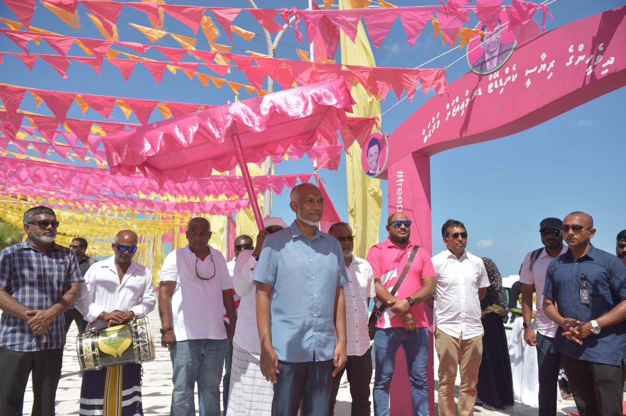 ވަށަފަރުން ޑރ. މުޢިއްޒުއަށް އާދަޔާ ޚިލާފު ތަރުޙީބެއް!
