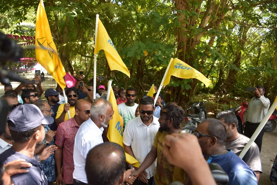 ކެލާއިން އަޑުއުފުލި އެމްޑީޕީ 5 މެމްބަރުންނަށް ޑރ. މުޢިއްޒު ދެއްކެވީ ނަމޫނާ މިސާލެއް!