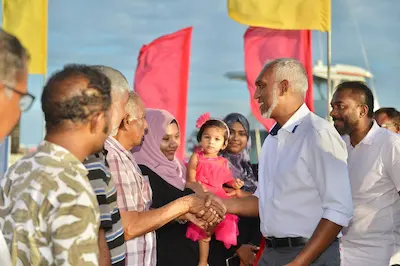 މ.އަތޮޅުން ބުނީ ޑރ. މުޢިއްޒުއަށް ބޮޑު އަޣްލަބިއްޔަތު ލިބޭނެކަމަށް!