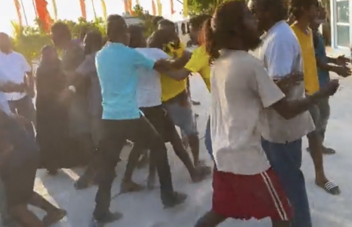 ދެ ޕާޓީގެ މެދުގައި މާރާމާރީ ހިންގައި ދެ މީހެއްގެ ބޯ ފަޅާލައިފި