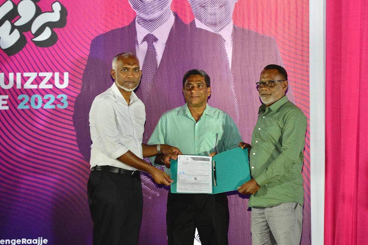 ތިނަދޫ ކުރީގެ މެމްބަރު ސައުދު، ކުރީގެ ކައުންސިލް ރައީސް އަމްޖަދު އަދި ނައިބުރައީސް ރިޔާޒް ޕިޕީއެމަށް