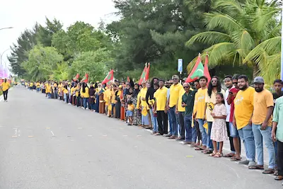 އަތޮޅުތެރެއިން 600 އަށްވުރެ ގިނަ މީހުންނާއިއެކު، ތިނަދޫއިން ރައީސް އަށް މަރުޙަބާ ދަންނަވައިފި
