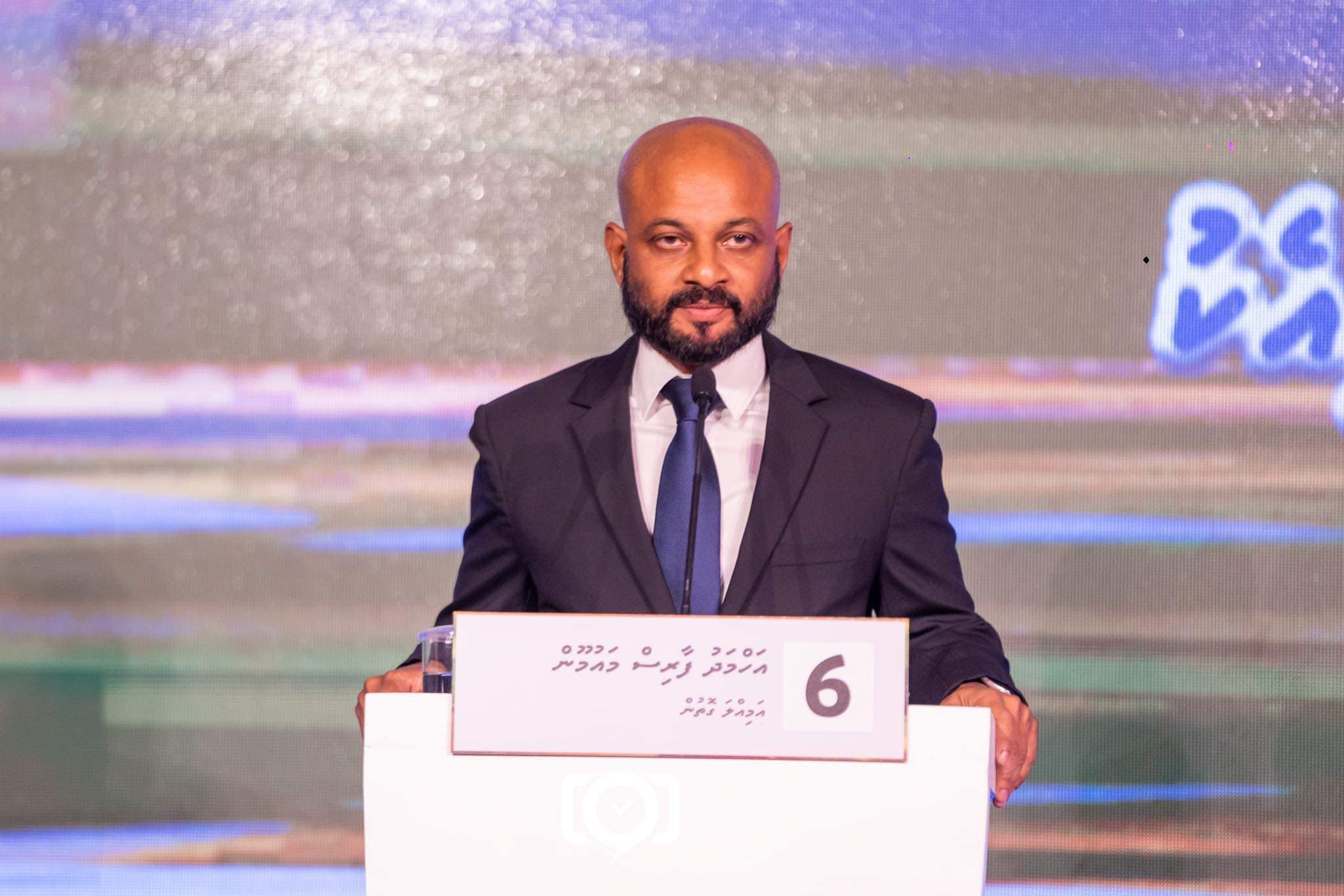 ދުނިޔެއާއި ސަރަހައްދީ ފެންވަރުގައި އަޑު އުފުލެ ގައުމަކަށް ދިވެހިރާއްޖެ ހަދާނަން: ފާރިސް