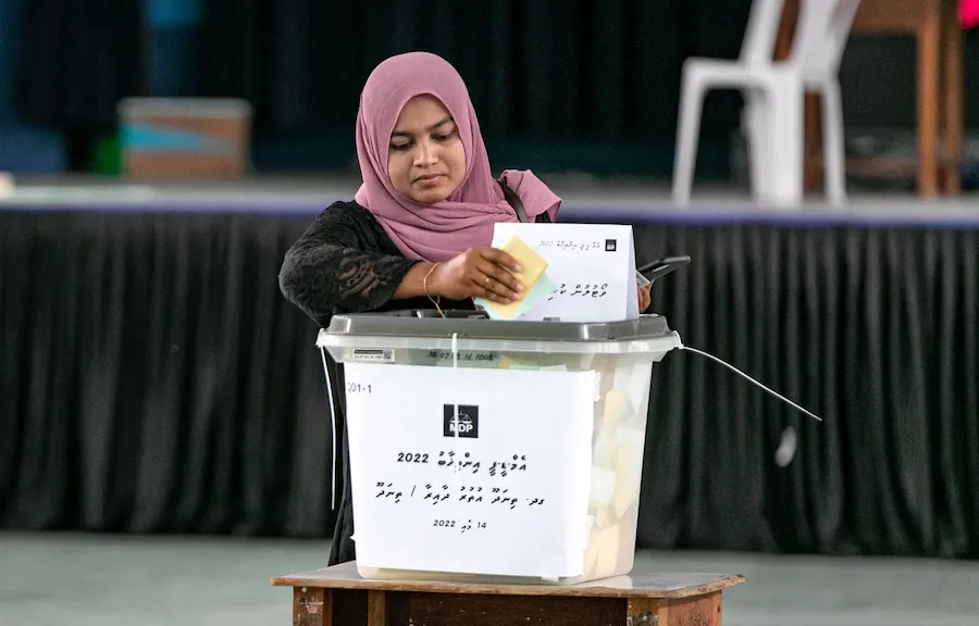 ކަޅާއި ނޫ ފިޔަވައި، އެހެން ކުލައަކުން ފާހަގަ ޖަހާ ވޯޓު ބާޠިލުވާނެ