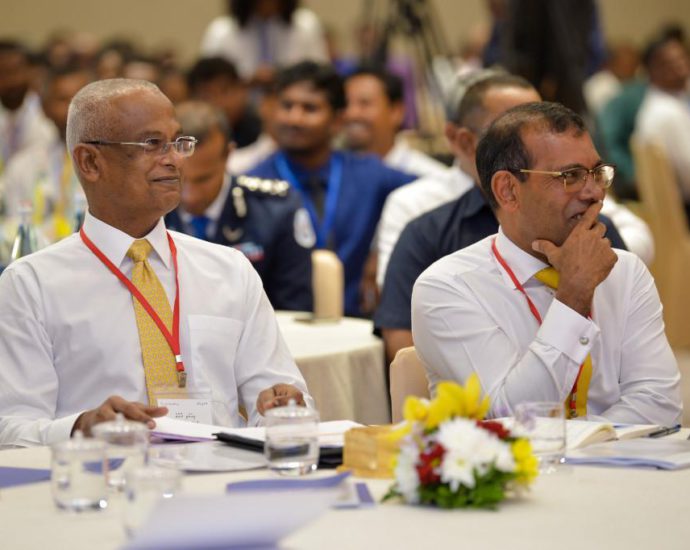 ރައީސް ސޯލިހަށް ދެވަނަ ދައުރެއް ދިނުމަކީ ބޮޑު ނުރައްކަލެއް: ނަޝީދު