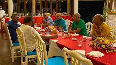 ރާއްޖޭގެ ކިންގް މޭކާ ޤާސިމް އާއި ރައީސް ސޯލިހު ބައްދަލު ކުރަނީ