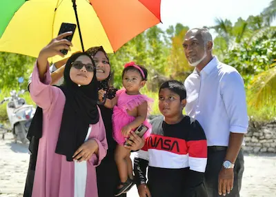 ދެވަނަބުރަށް ހަފްތާއެއް، މުއިއްޒު 10 ދުވަހުން 50 ރަށަށް، ރައީސް ސޯލިހު މާލޭގައި