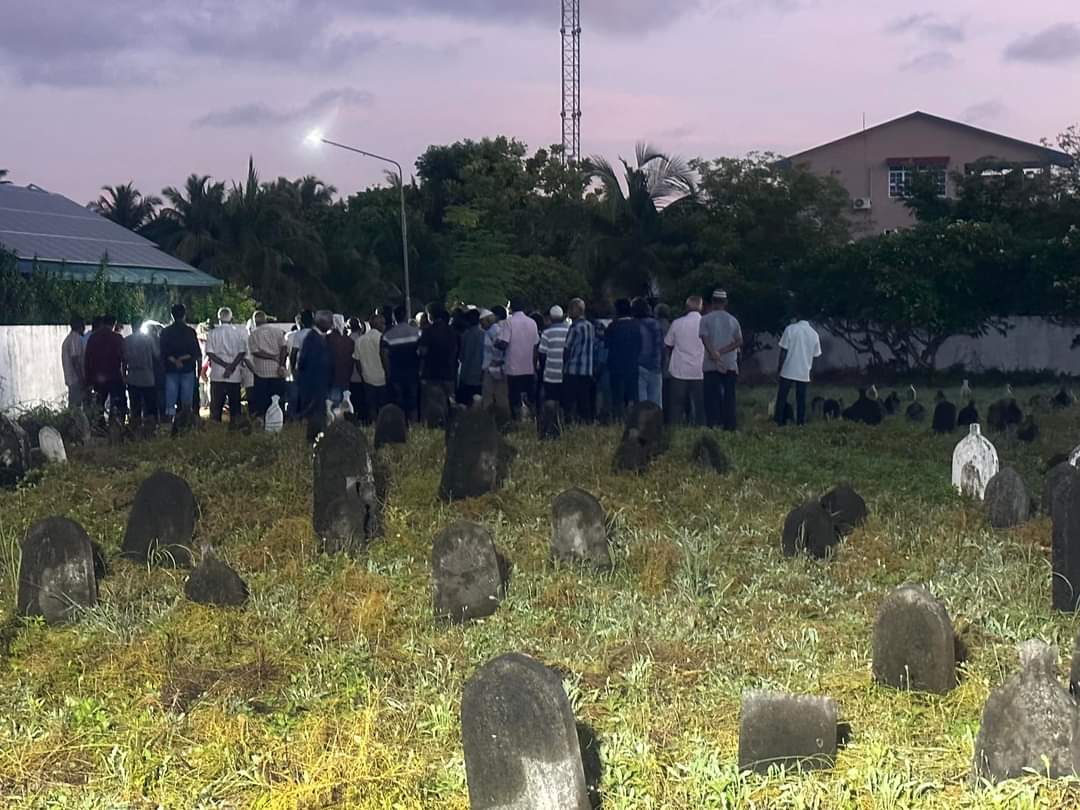 18ގަޑިއިރު ތެރޭ ތިންމަރު: އެކަކު ކުއްލިގޮތަކަށް ނިޔާވިއިރު އެއްއާއިލާއެއްގެ ދެހިދުމަތްތެރިން ނިޔާވީ ޑެންގޫގައި