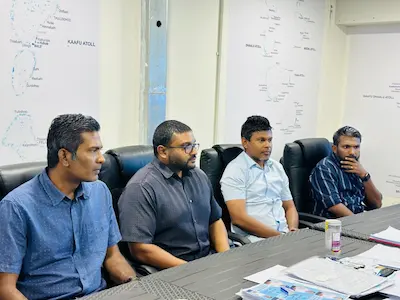 ޑިމޮކްރެޓްސްގެ އެޓޯލް ކޯޑިނޭޓަރުންނާއި، ގިނައަދަދެއްގެ މެމްބަރުން މުއިއްޒު އެންޑޯޒްކޮށްފި