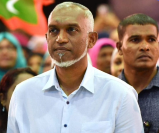 ޓީޗަރުންގެ މިންނެތް މަސައްކަތުގެ އަގުވަޒަންކުރުމަށް ހާއްސަ އިދާރީ އޮނިގަނޑުތަކެއް ބައްޓަންކުރާނަން: އިންތިހާބީ ރައީސް ޑރ. މުއިއްޒު