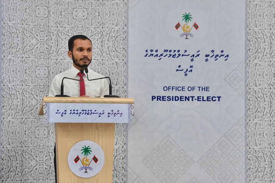 ދައުލަތުގެ ލިޔެކިޔުންތަކަށް ބަދަލު ގެންނަކަމުގެ ތުހުމަތު ދަނީ ލިބެމުން: ފިރުޒުލް