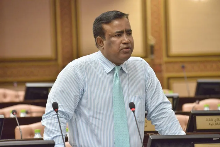 ހަނިމާދޫ ދާއިރާގެ މެމްބަރު ޢަފޫރު އެމްޑީޕީން ވަކިވެ ޕީއެންސީއާއި ގުޅިވަޑައިގަންނަވައިފި