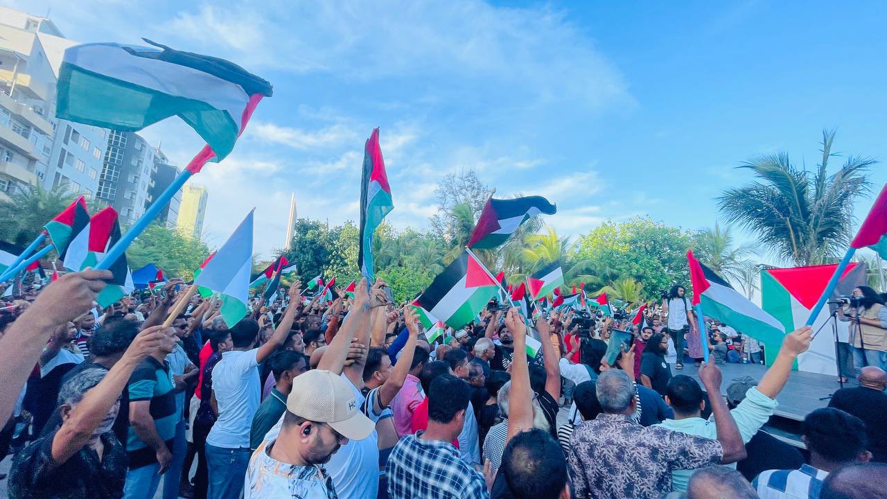 ދިވެހިންގެ ހިތްހެޔޮކަމާއެކު، އެތައްހާސް ބަޔަކު ނިކުމެ ފަލަސްތީނުގެ ދިފާއުގައި އަޑުއުފުލައިފި