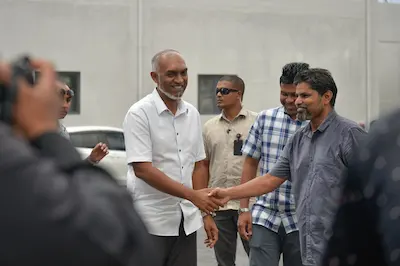 ހިޔާގެ ކޮންމެ ޓަވަރެއްގައި ދެ ލިފްޓު ހަރުކޮށްދެއްވާނެ ކަމަށް ޑރ މުއިއްޒު ވިދާޅުވެއްޖެ
