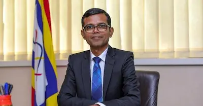 ސްޓެލްކޯގެ އެމްޑީ އަކަށް އެކުންފުންޏަށް ގިނަ އަހަރުތަކެއް ވަންދެން ހިދުމަތް ކުރައްވާފައިވާ ފަހުމީ