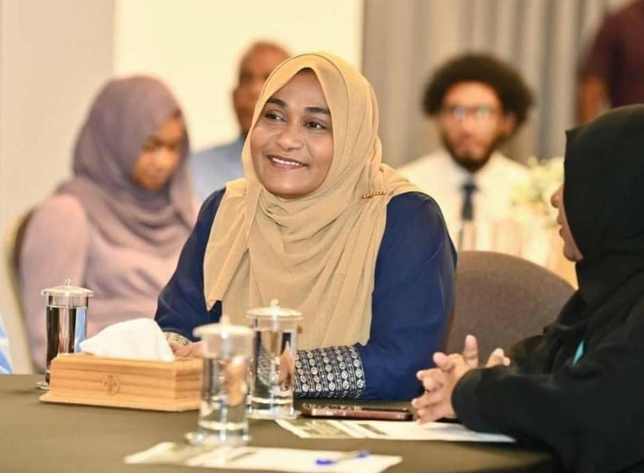 ސިޔާސަތު ކަނޑައެޅުމުގައި މިންތީގެ ހަމަހަމަކަމަށް އިސްކަން ދޭންޖެހޭ: ފަސްޓް ލޭޑީ ސާޖިދާ