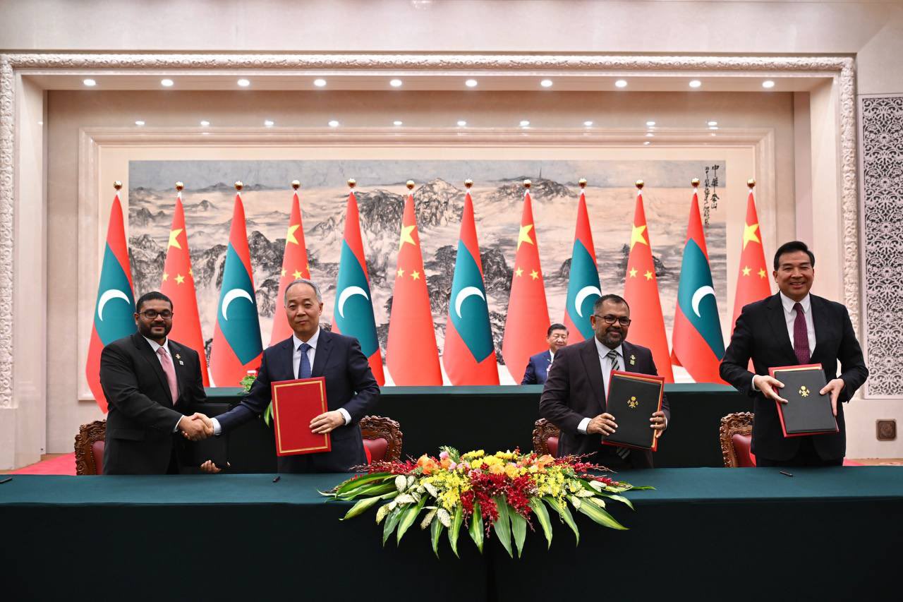 ގިނަ ދާއިރާތަކުގައި ގުޅުން ބަދަހިކުރުމަށް، ޗައިނާއާއިއެކު 20 އެއްބަސްވުމެއްގައި ސޮއިކޮށްފި