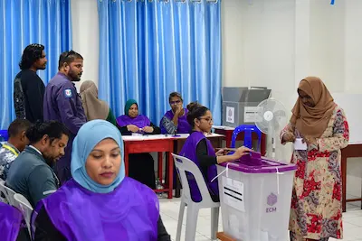 ވޯޓު ފޮށިތައް ބަންދުކޮށް ގުނަން ފަށައިފި