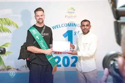 މިއަހަރުގެ ފުރަތަަމަ 9 ދުވަހު ރާއްޖެ އައި ފަތުރުވެރިންގެ އަދަދު ބައިލައްކައަށް!
