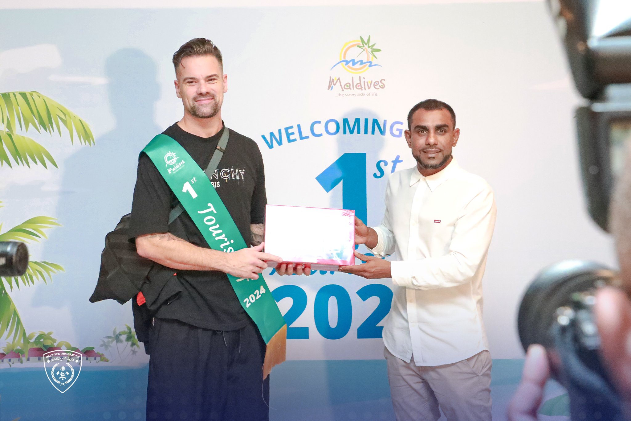 މިއަހަރުގެ ފުރަތަަމަ 9 ދުވަހު ރާއްޖެ އައި ފަތުރުވެރިންގެ އަދަދު ބައިލައްކައަށް!