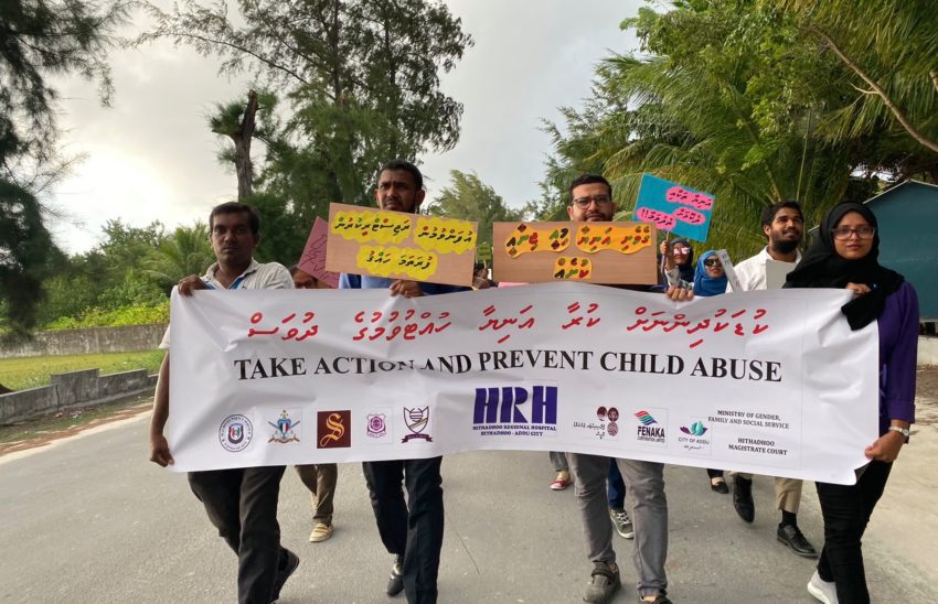 ކުޑަކުއްޖަކަށް އަނިޔާކުރާ ވީޑިއޯއެއް ސޯޝަލް މީޑިއާގައި ދައުރުވަނީ، ޖެންޑާއިން މައްސަލަ ބަލަންފަށައިފި
