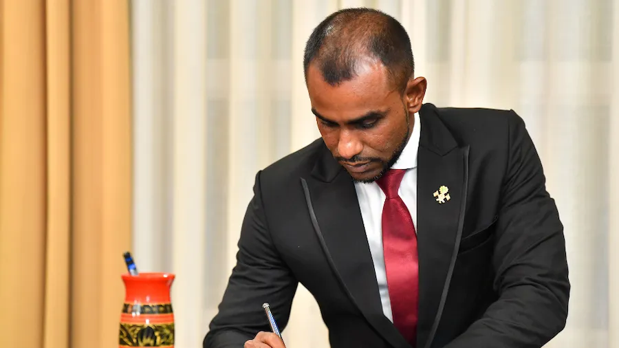 ފައިސަލް އަށް ރުހުން އޮތްކަމަށް ރައްޔިތުންގެ މަޖިލީހުން ނިންމައިފި