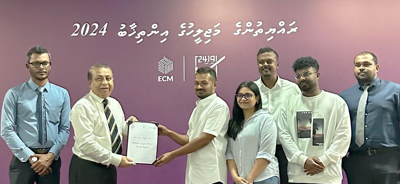ޖާބިރު ވާދަކުރައްވަނީ އަމިއްލަ ގޮތުން، އީސީން ފޯމް ބަލައިންގަނެފި!