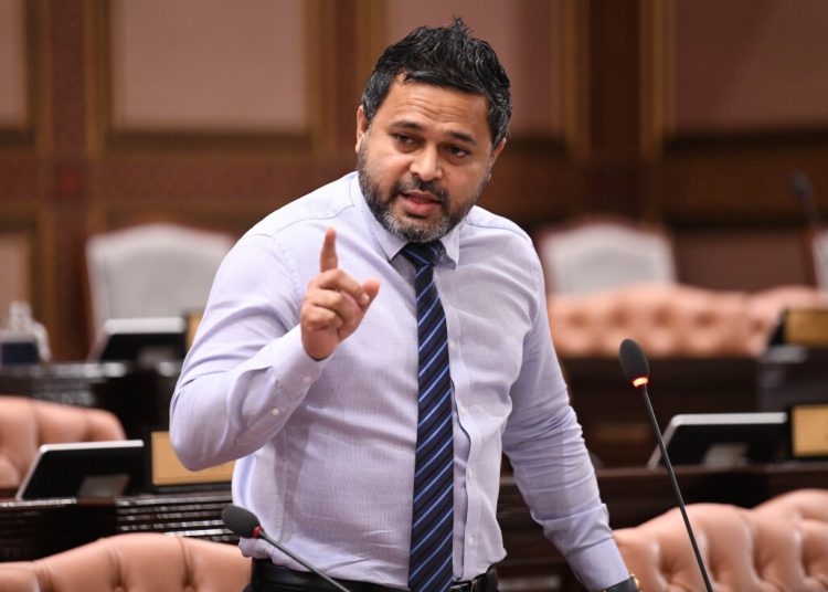 މަސްވެރިންނަށް ދޭންޖެހޭ ހުރިހާ ފައިސާއެއް މާޗް 5 ގެ ކުރިން ނިންމާނަން: ޝިޔާމް