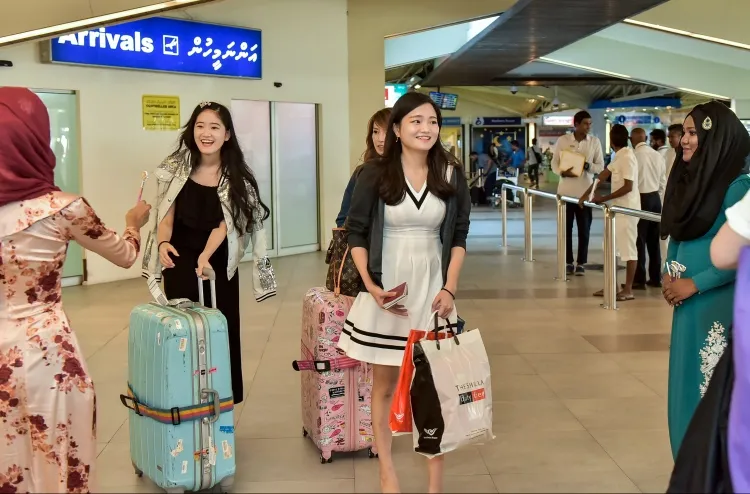 އެވްރެޖުކޮށް ދުވާލަކު ރާއްޖެއަށް 7000 އަށްވުރެ ގިނަ ފަތުރުވެރިން