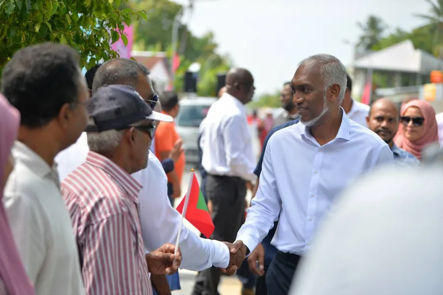 ރައީސް ޑރ. މުއިއްޒަށް ހުޅުމީދޫ އިން ހޫނު މަރުހަބާއެއް ކިޔައިފި