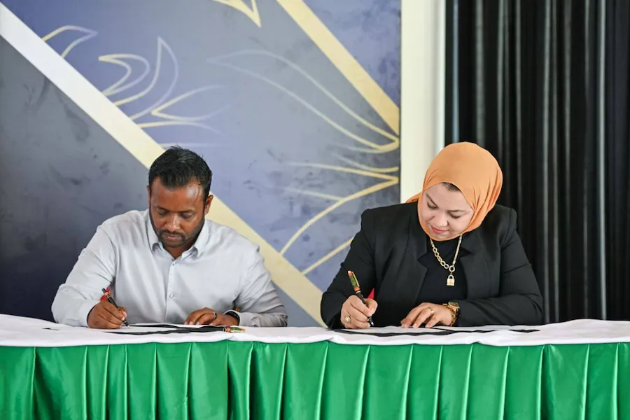 އައްޑޫސިޓީ ބްރިޖްގެ، ކުރެހުމާއި ދިރާސާ ކުރުމުގެ އެއްބަސްވުމުގައި ސޮއިކޮށްފި
