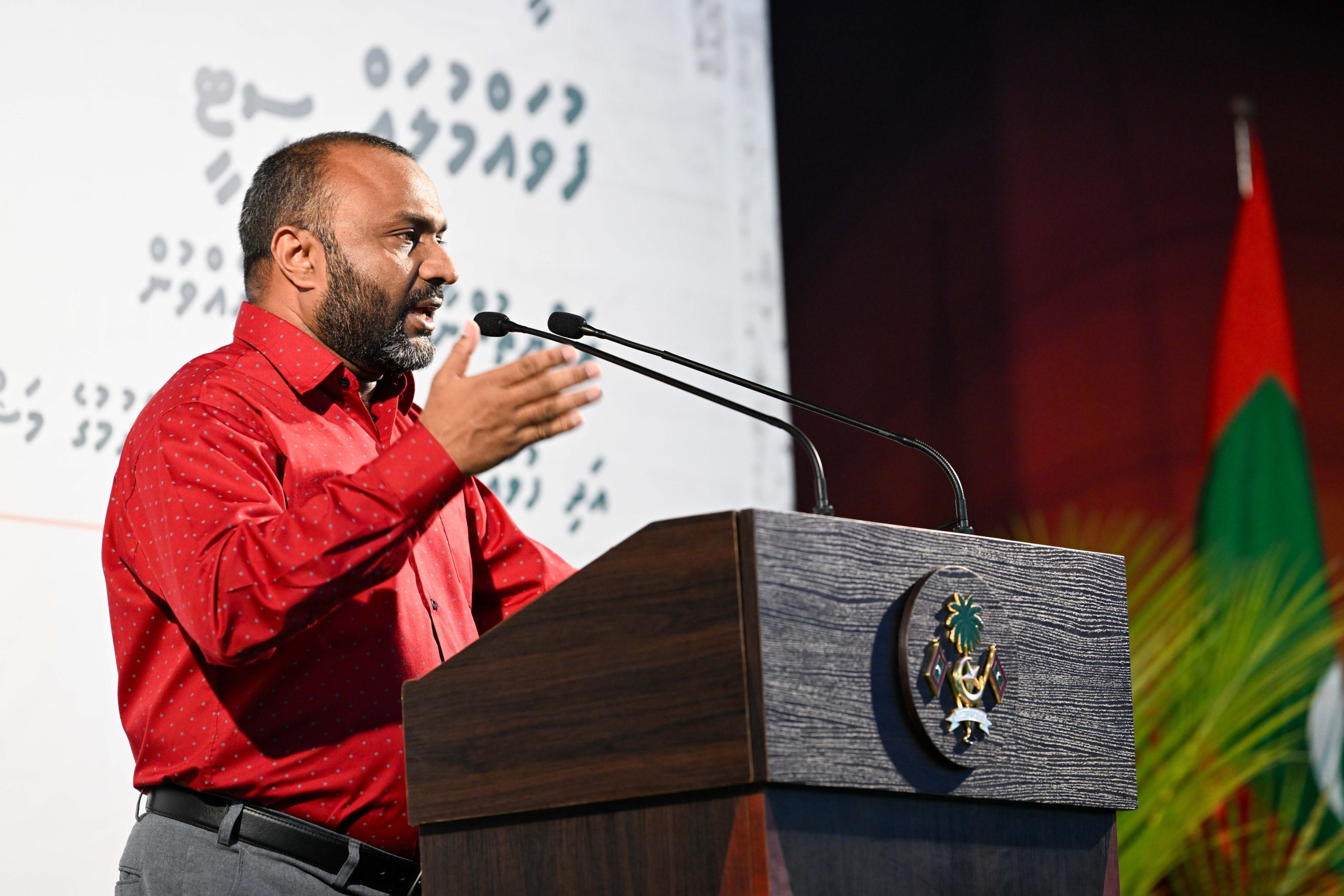 ވެރިކަން ފުރޮޅާލައި އަމިއްލަ މަސްލަހަތު ކުރިއަރުވަން ޖާގަ ނުދެވޭނެ: ޝަހީމް