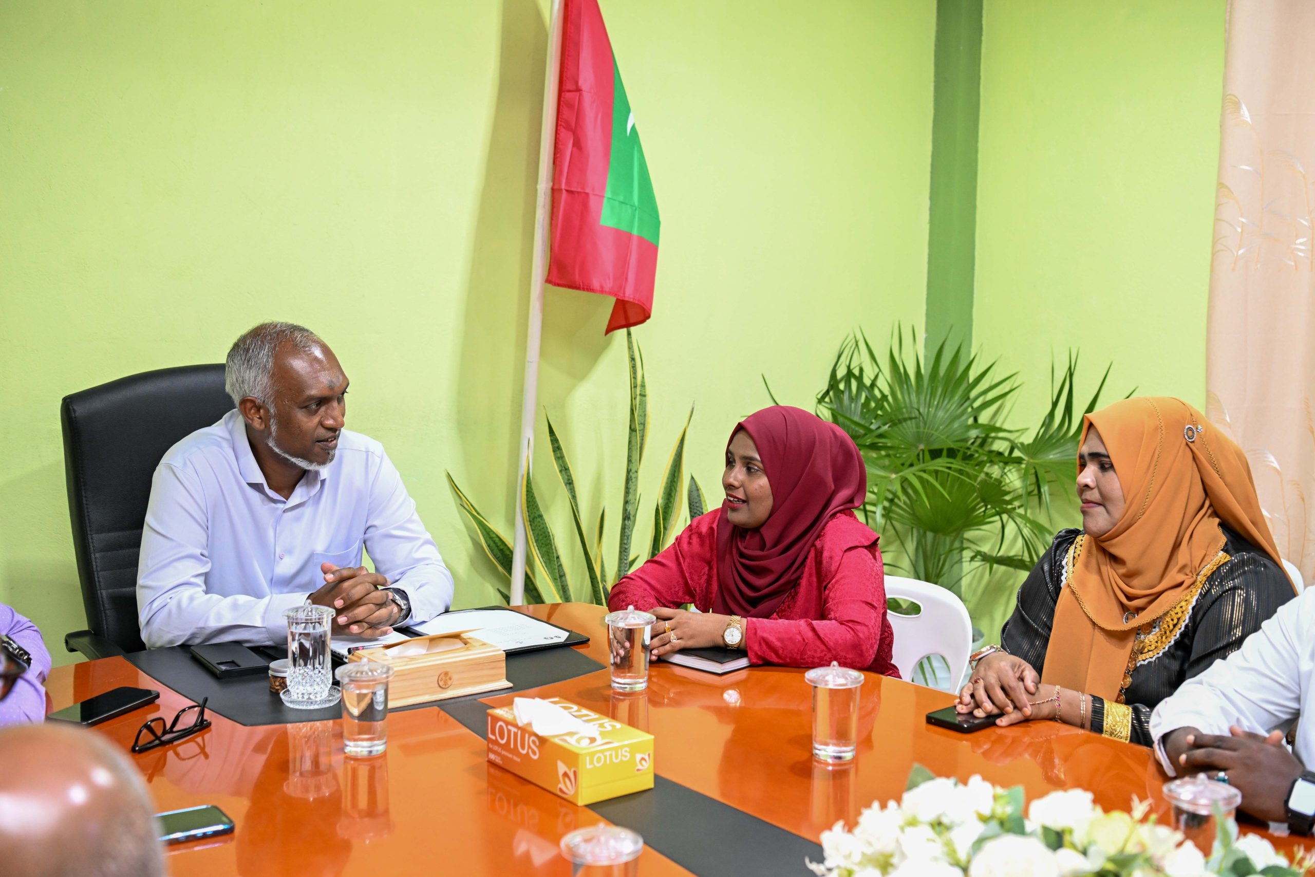 ގެމަނަފުށީ ރައްޔިިތުން އެދޭ ގޮތަށް ރަށުގެ ތަރައްޤީ ބައްޓަންކޮށްދޭނަން: ރައީސް