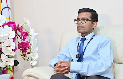 މިސްކިތްތަކުގެ ކަރަންޓު ބިލްތައް ކުޑަ ކުރުމުން ސްޓެލްކޯ އެމްޑީގެ ތައުރީފު ރައީސަށް