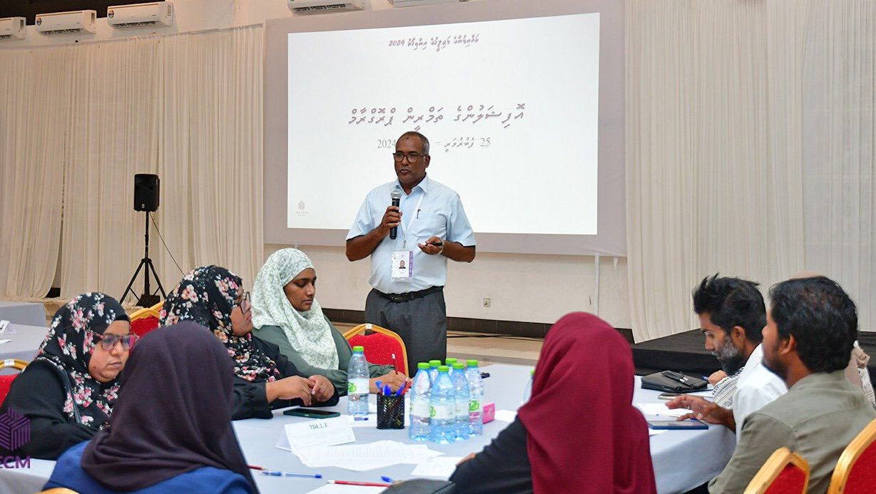 މަޖިލިސް އިންތިހާބަށް އަދިވެސް އޮފިޝަލުން ބޭނުންވޭ: އީސީ