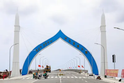“އިންޓަރކަނެކްޝަން” ކޭބަލް މައްޗަށް ދަނގަޑުޖަހައި އިސްތިހާރު ބޯޑުތައް ބަހައްޓަން ކުރާ ކަމަކުން ލިބޭ ގެއްލުމަށް ދަޢުވާކުރާނަން:ސްޓެލްކޯ