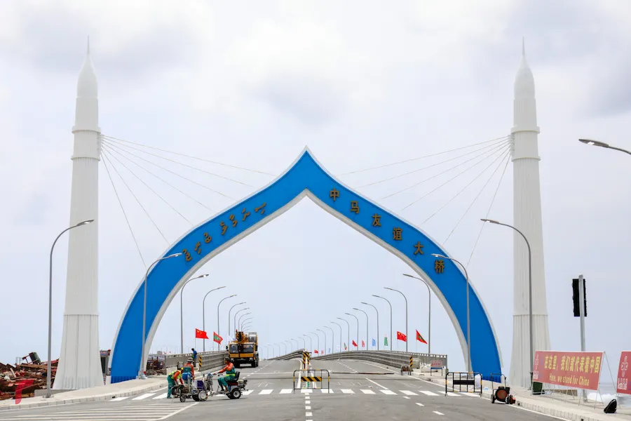 “އިންޓަރކަނެކްޝަން” ކޭބަލް މައްޗަށް ދަނގަޑުޖަހައި އިސްތިހާރު ބޯޑުތައް ބަހައްޓަން ކުރާ ކަމަކުން ލިބޭ ގެއްލުމަށް ދަޢުވާކުރާނަން:ސްޓެލްކޯ