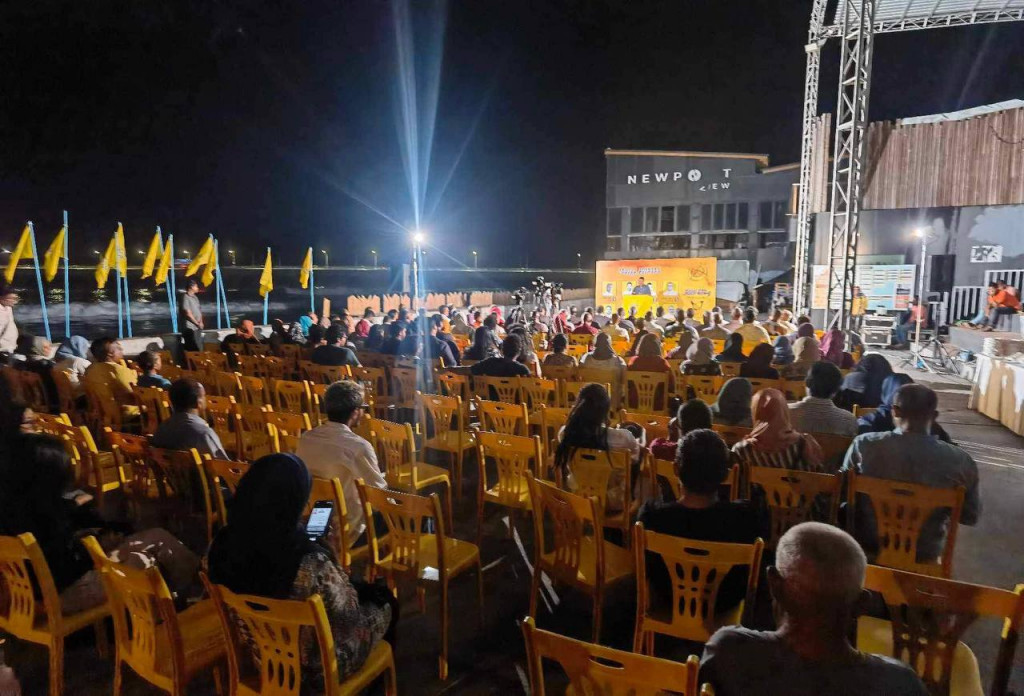 އައްޑޫ ރައްޔިތުންނާއި ބައްދަލުކުރެއްވުމަށް އެމްޑީޕީން މާލޭގައި ބޭއްވި ޖަލްސާ ދިޔައީ ޗޮކުން!