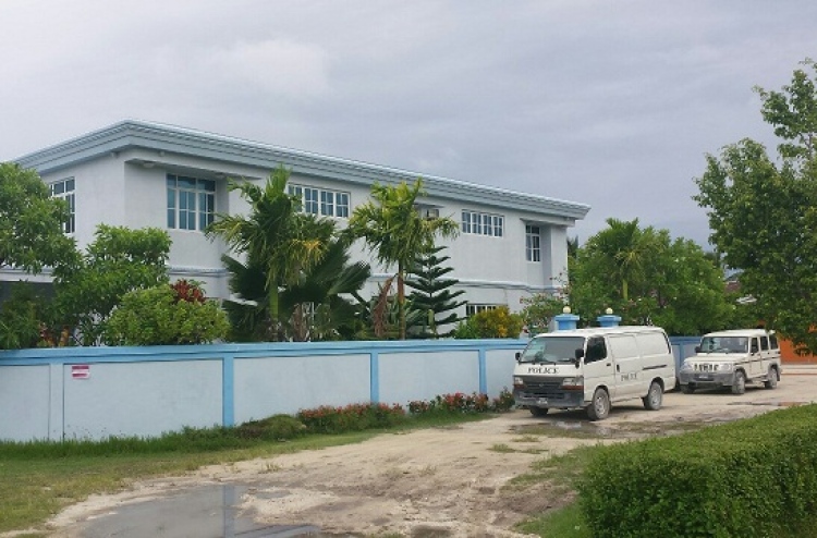 ގަމުން، ޕާޓީކޮށް މަސްތުވާތަކެތި ބޭނުންކުރަން ތިބި އަންހެނަކާއި 5 ފިރިހެނަކު ހައްޔަރުކޮށްފި